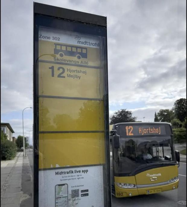 Buslinje 12 ved klinikken